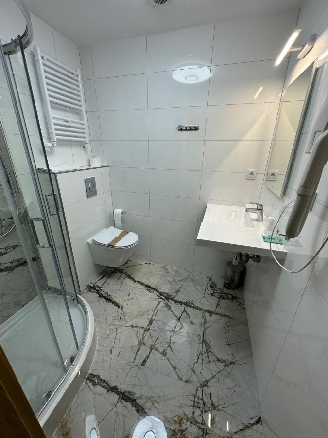 Hotel Kresowianka 코닌 외부 사진
