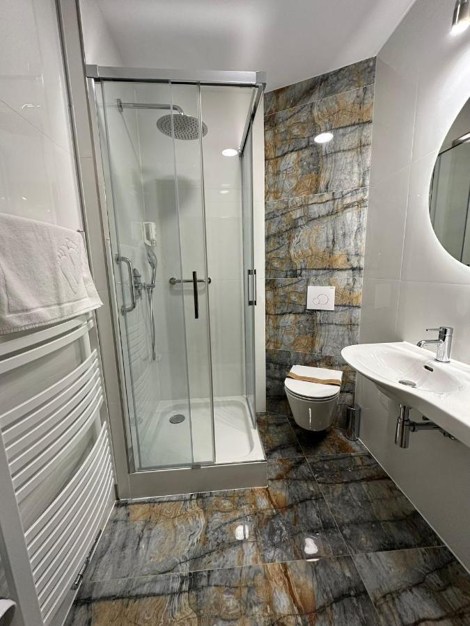 Hotel Kresowianka 코닌 외부 사진