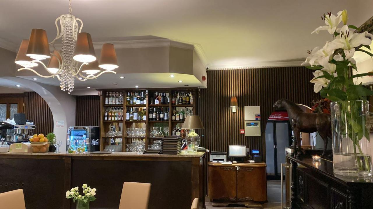 Hotel Kresowianka 코닌 외부 사진