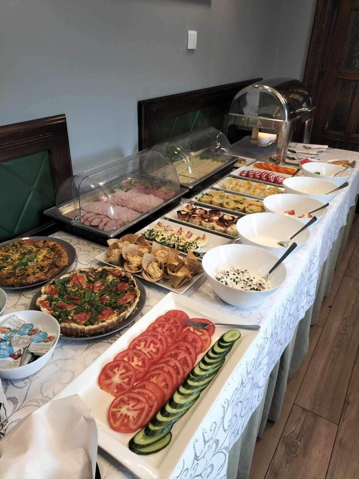 Hotel Kresowianka 코닌 외부 사진