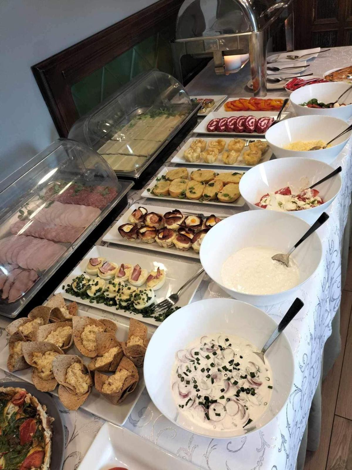 Hotel Kresowianka 코닌 외부 사진