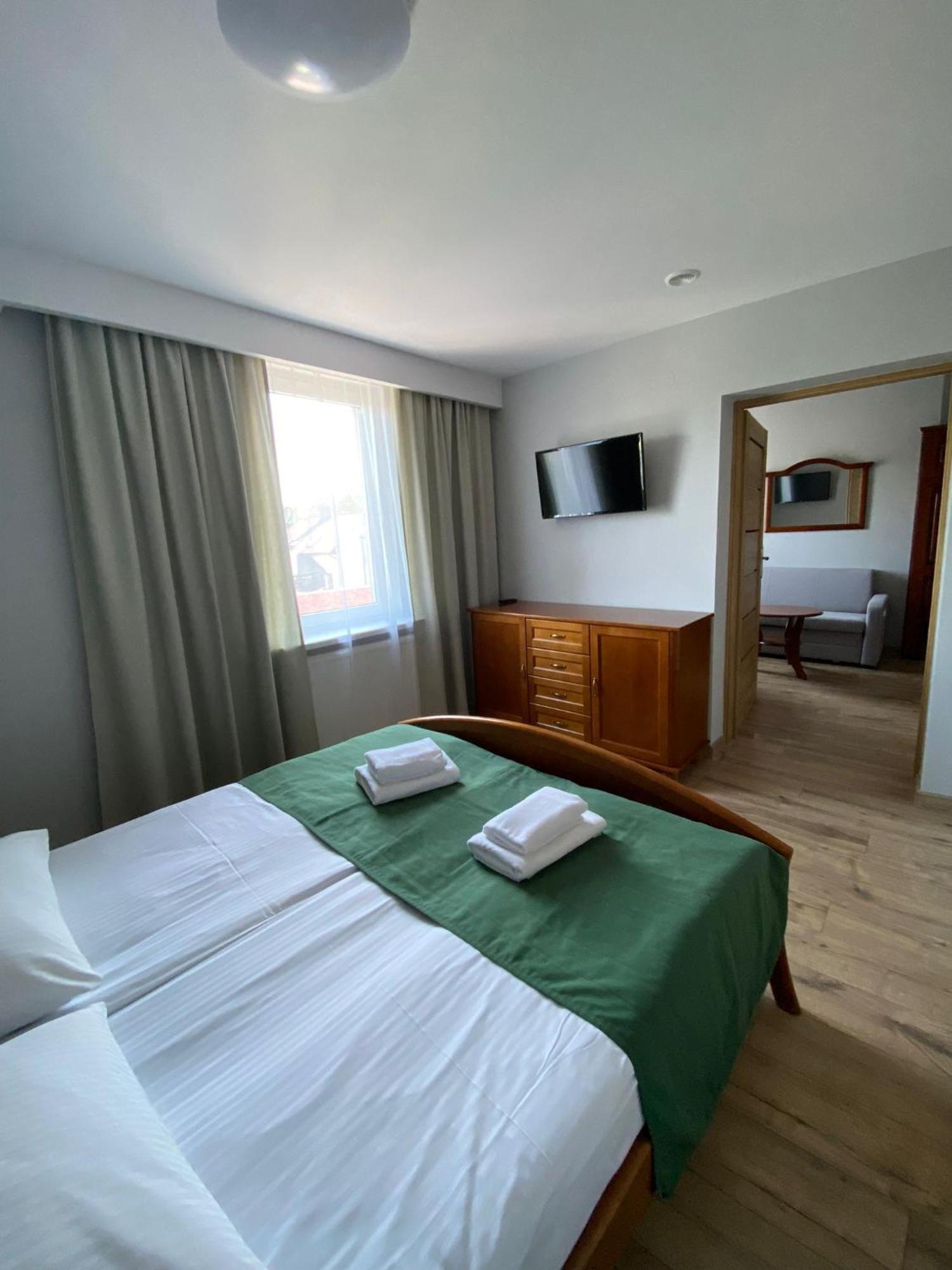 Hotel Kresowianka 코닌 외부 사진